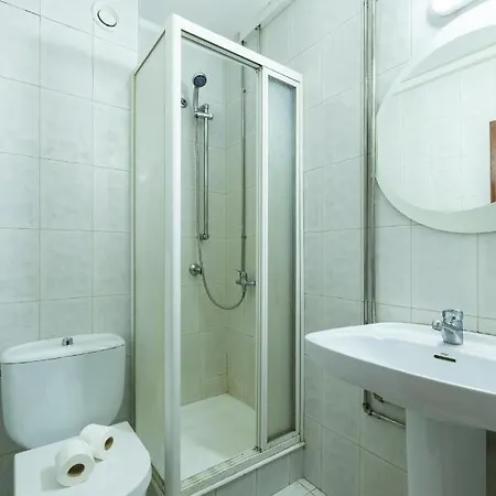 아파트 Boavista Premium With Ac, Terrace- Parking ,supermarket And Metro T3 포르투