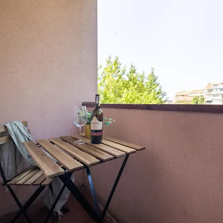 Boavista Premium With Ac, Terrace- Parking ,supermarket And Metro T3 Porto
